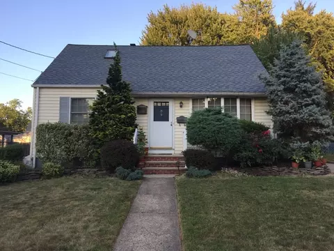 9 Sine Rd, Edison, NJ 08817 photo 1