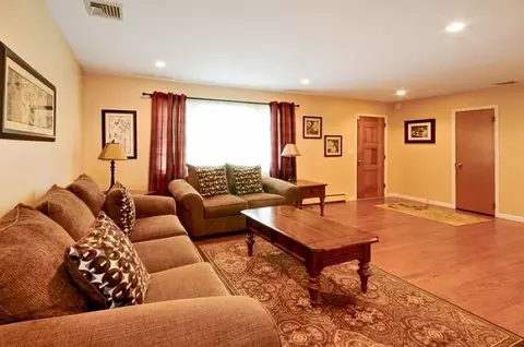 80 Rande Dr, Wayne, NJ 07470 photo 2