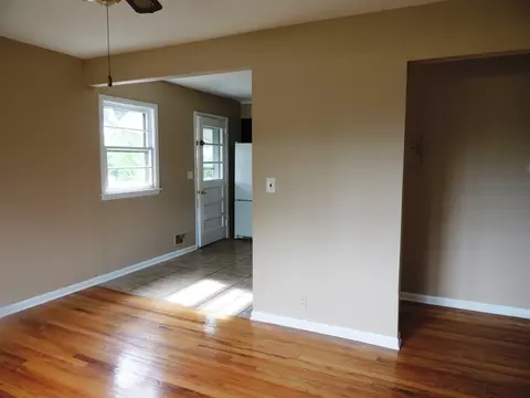 651 Cook Ave, Middlesex, NJ 08846 photo 8