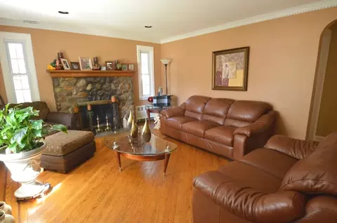 56 Hillside Ave, Springfield, NJ 07081 photo 2