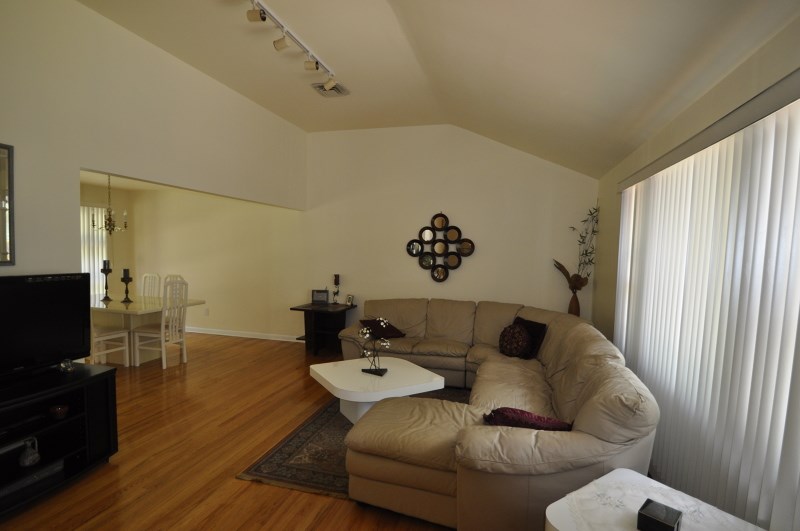 610 Mazur Ave, Paramus, NJ 07652 photo 1