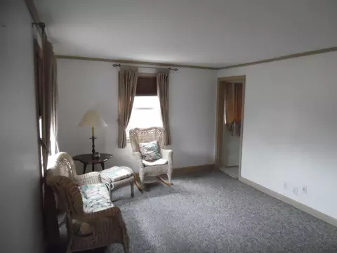 307 Chestnut St, Middlesex, NJ 08846 photo 2