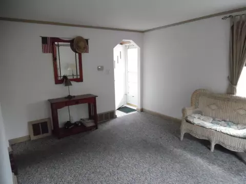 307 Chestnut St, Middlesex, NJ 08846 photo 4