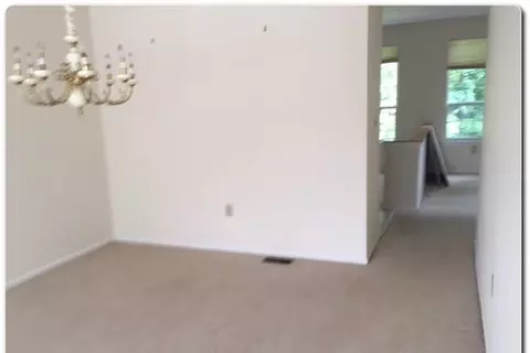 95 Bobolink Ct, Wayne, NJ 07470 photo 3