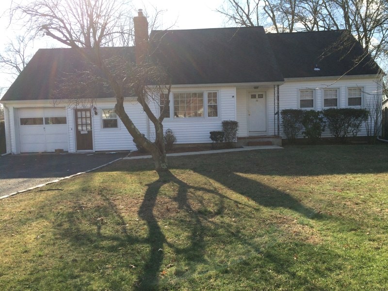 55 Orchard Rd, Middlesex, NJ 08846 photo 1