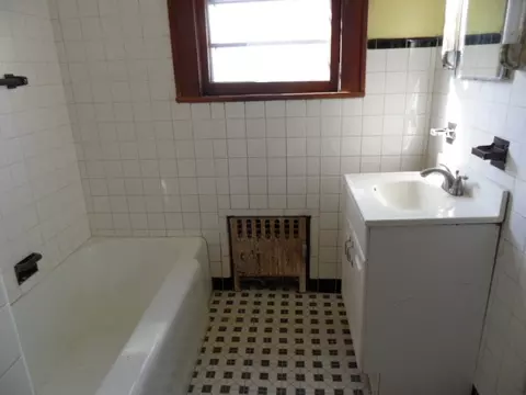 205 E 3rd Ave, Roselle, NJ 07203 photo 10