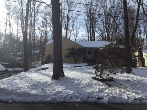 32 Harrison Dr, Berkeley Heights, NJ 07922 photo 1