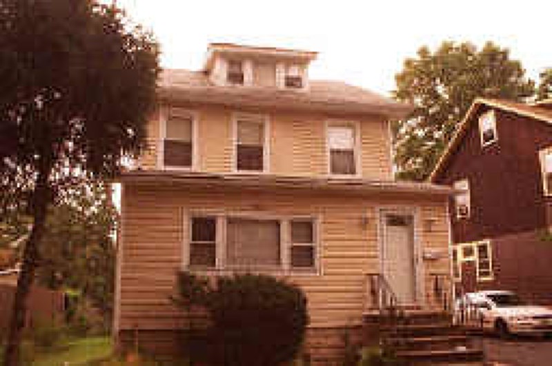 654 E 3rd Ave, Roselle, NJ 07203 photo 1