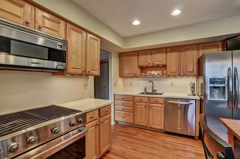 32 Sheryl Dr, Edison, NJ 08820 photo 2