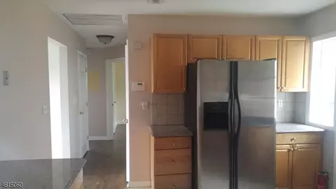 12 Lake Dr E, Wayne, NJ 07470 photo 3