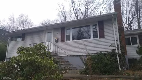 12 Lake Dr E, Wayne, NJ 07470 photo 1