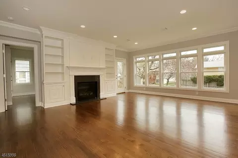 437 Polly Ann Ter, Paramus, NJ 07652 photo 9