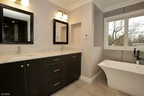 437 Polly Ann Ter, Paramus, NJ 07652 photo 18