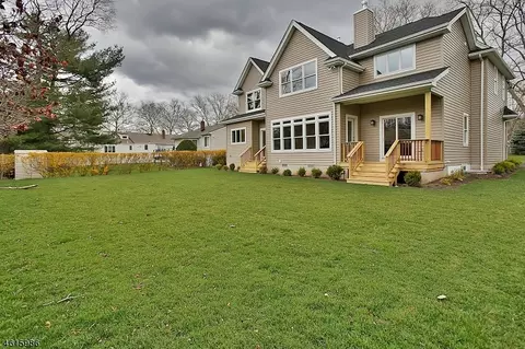 437 Polly Ann Ter, Paramus, NJ 07652 photo 2