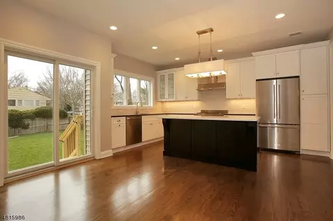 437 Polly Ann Ter, Paramus, NJ 07652 photo 6