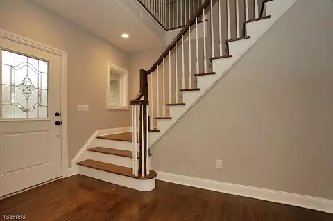 437 Polly Ann Ter, Paramus, NJ 07652 photo 4