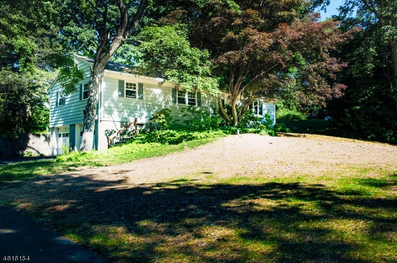 12 Colonial Rd, Brookside, NJ 07926 photo 1