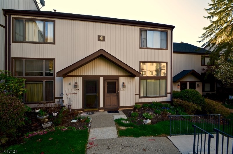 446 Dell Pl, Stanhope, NJ 07874 photo 1