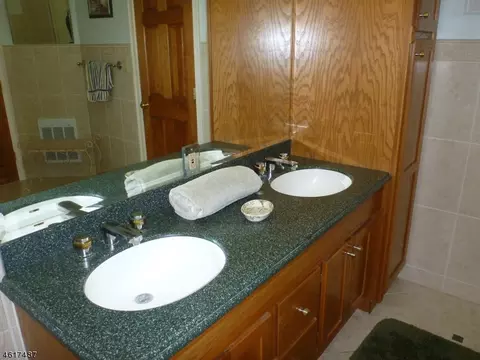 21 Tosch Ave, Wayne, NJ 07470 photo 17