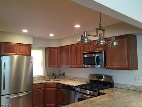 31 School St, Clark, NJ 07066 photo 7