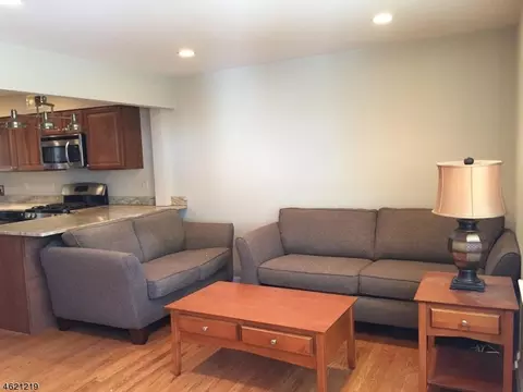 31 School St, Clark, NJ 07066 photo 4