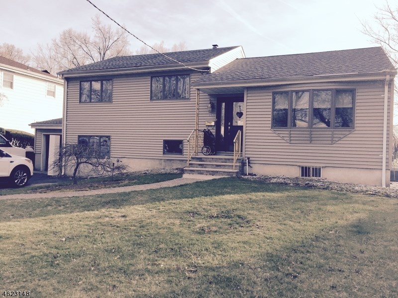 222 Morningside Rd, Paramus, NJ 07652 photo 1