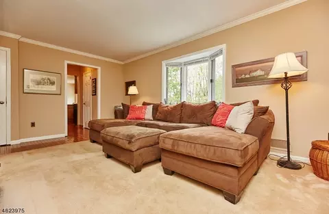 25 Joyce Dr, Succasunna, NJ 07876 photo 8