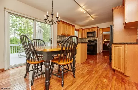 25 Joyce Dr, Succasunna, NJ 07876 photo 3