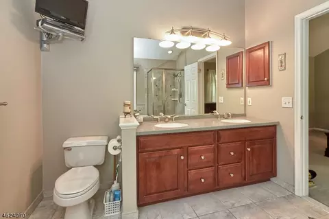 18 Harrier Ct, Wayne, NJ 07470 photo 17