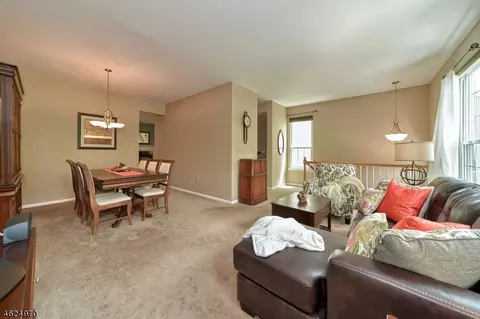 18 Harrier Ct, Wayne, NJ 07470 photo 5