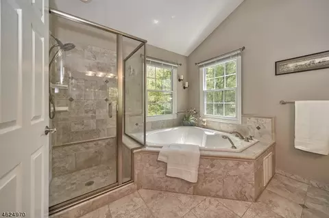 18 Harrier Ct, Wayne, NJ 07470 photo 16