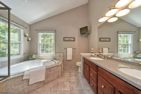 18 Harrier Ct, Wayne, NJ 07470 photo 18