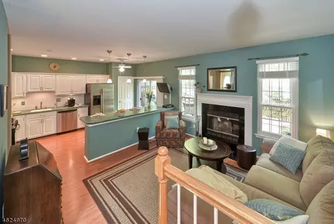 18 Harrier Ct, Wayne, NJ 07470 photo 8