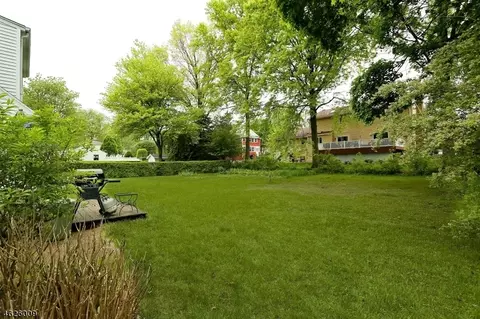 147 Spring Ln, Paramus, NJ 07652 photo 21