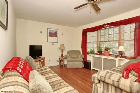 147 Spring Ln, Paramus, NJ 07652 photo 5