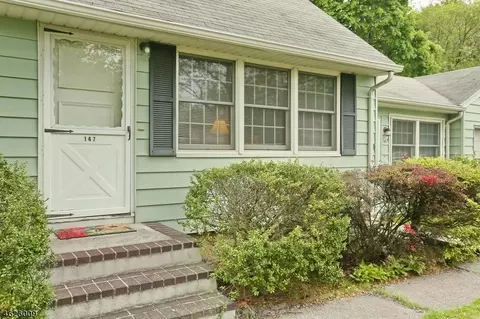 147 Spring Ln, Paramus, NJ 07652 photo 2
