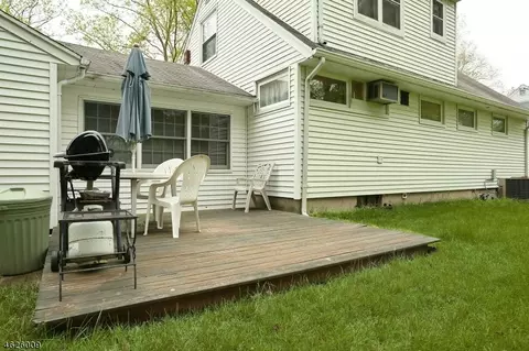 147 Spring Ln, Paramus, NJ 07652 photo 24