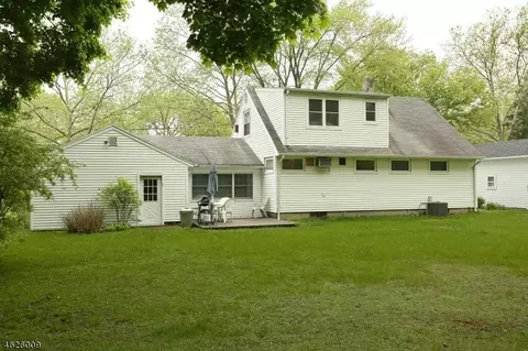 147 Spring Ln, Paramus, NJ 07652 photo 22