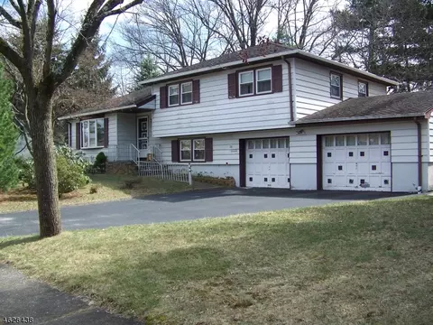 29 Cathyann Ct, Wayne, NJ 07470 photo 1