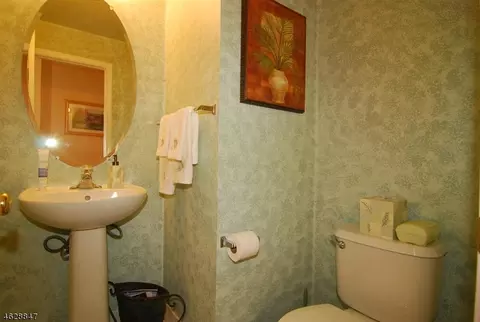 12 Saxton Dr, Hackettstown, NJ 07840 photo 5