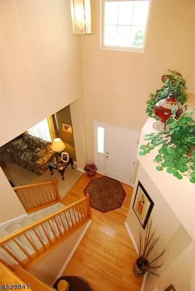 12 Saxton Dr, Hackettstown, NJ 07840 photo 4