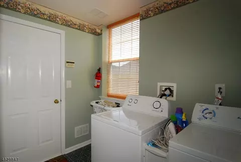 12 Saxton Dr, Hackettstown, NJ 07840 photo 14