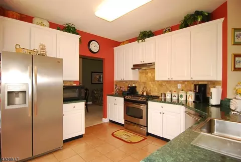 12 Saxton Dr, Hackettstown, NJ 07840 photo 13