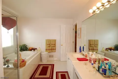 12 Saxton Dr, Hackettstown, NJ 07840 photo 18