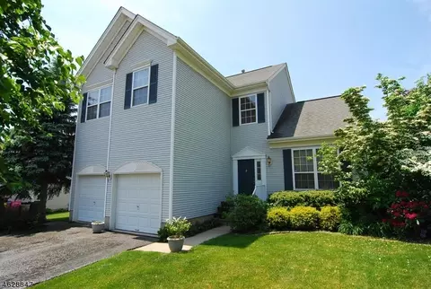 12 Saxton Dr, Hackettstown, NJ 07840 photo 1
