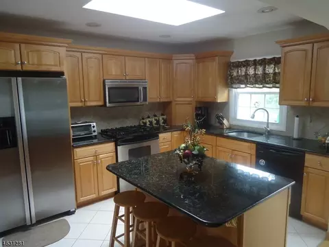 12 Dunlap Pl, Middlesex, NJ 08846 photo 2