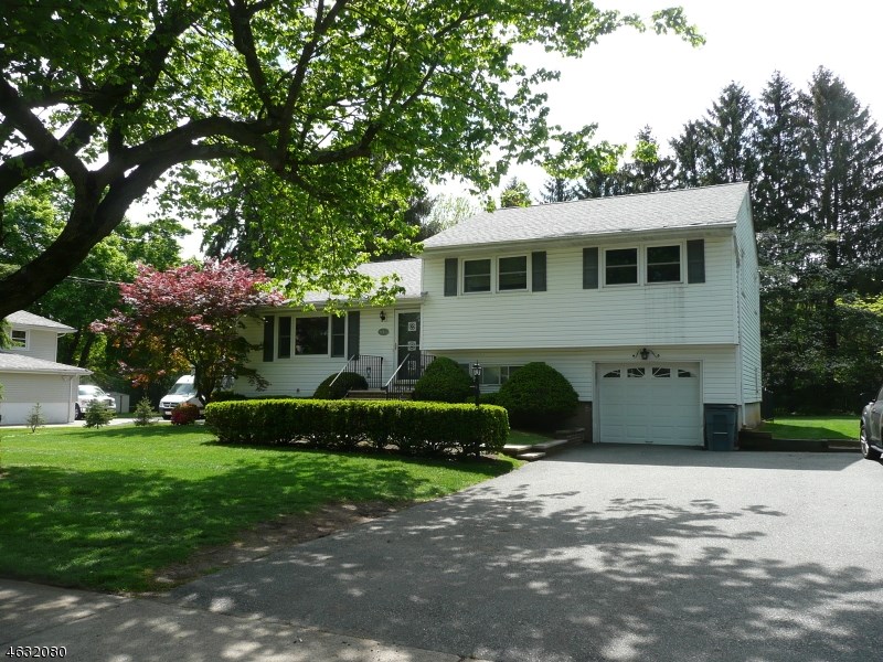 943 Valley Rd, Wayne, NJ 07470 photo 1