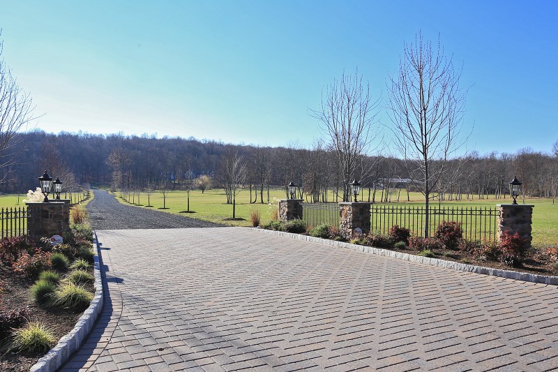 240 Mountain Rd, Basking Ridge, NJ 07920 photo 1