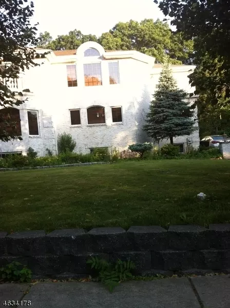 380 Valley View Ave, Paramus, NJ 07652 photo 1