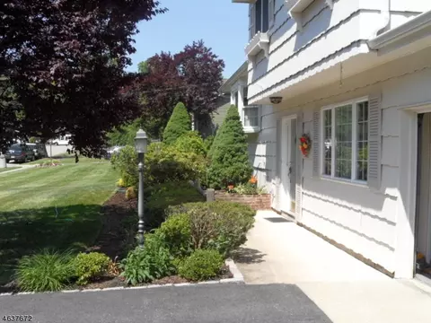 11 Pitman Pl, Wayne, NJ 07470 photo 4